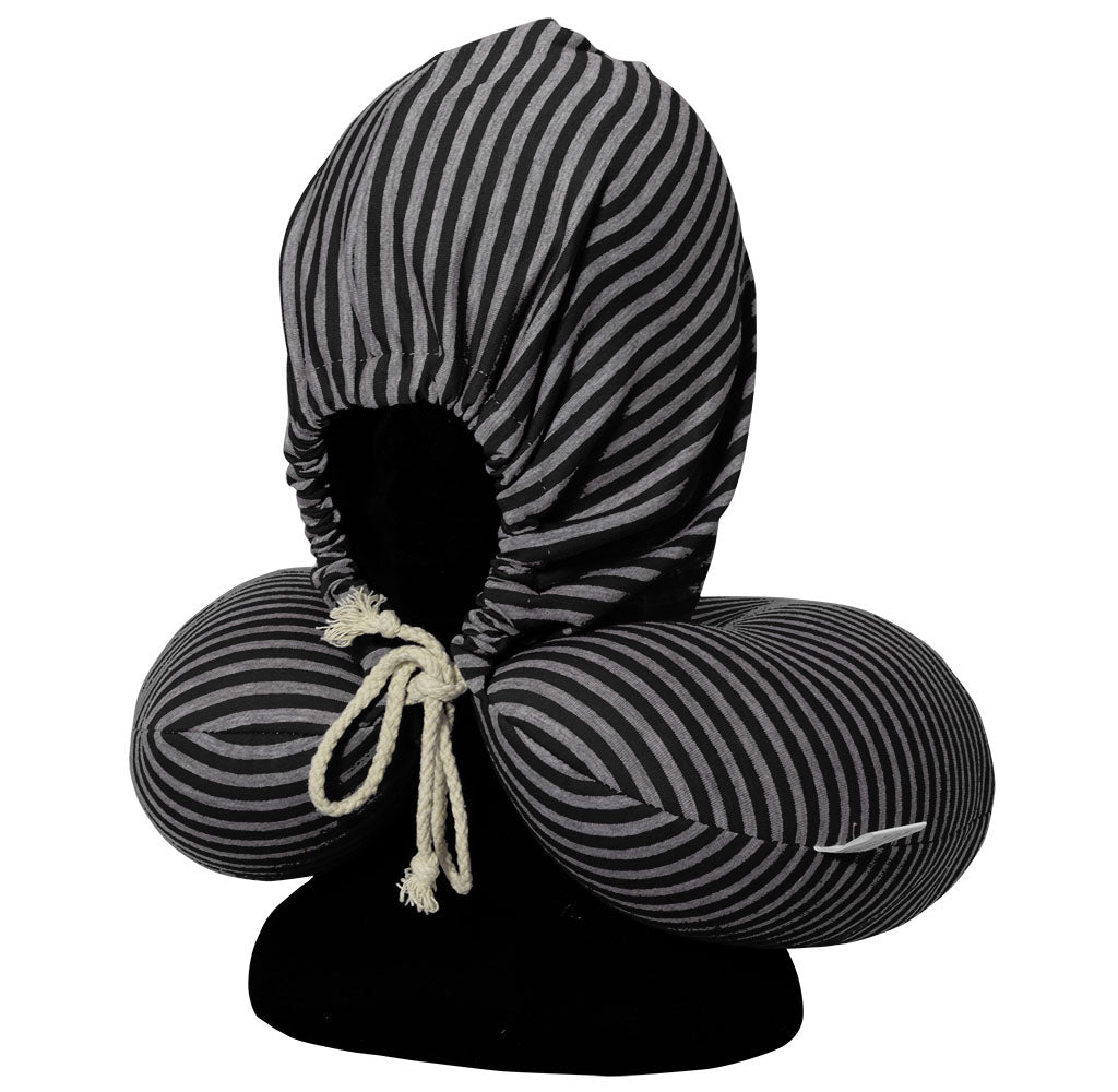 Nackenkissen mit Kapuze