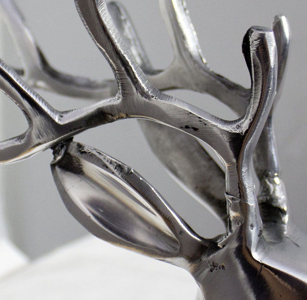Deko Hirsch liegend aus poliertem Aluminium 30cm