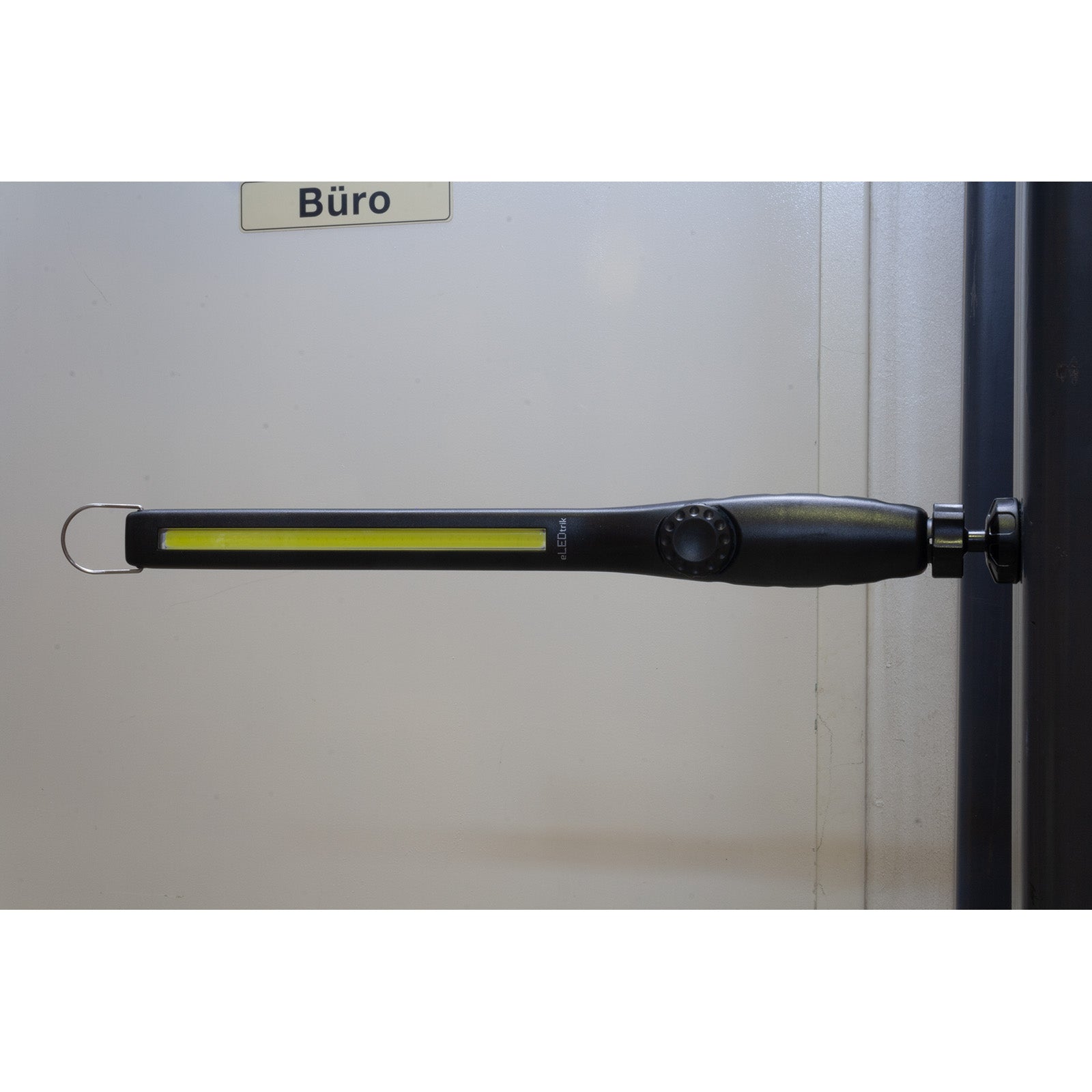 LED-Akku-Arbeitsleuchte 38cm variabler Magnetfuß