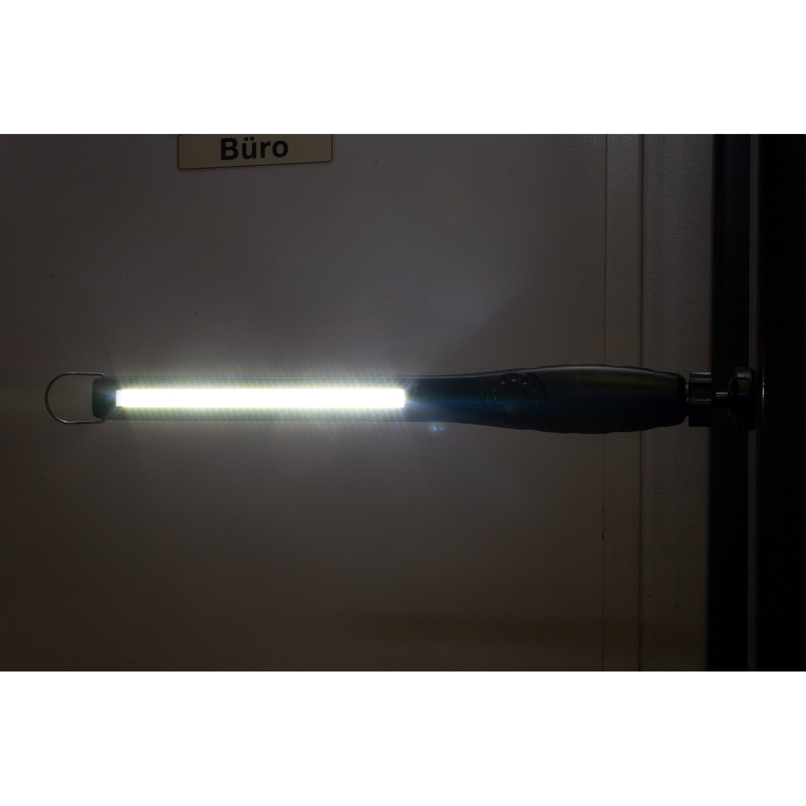 LED-Akku-Arbeitsleuchte 38cm variabler Magnetfuß