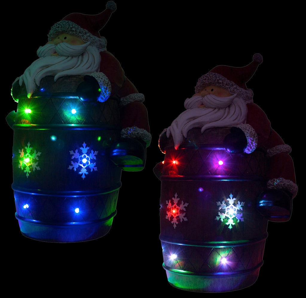 XXL LED Tisch-Deko Weihnachtsmann auf Fass 39cm