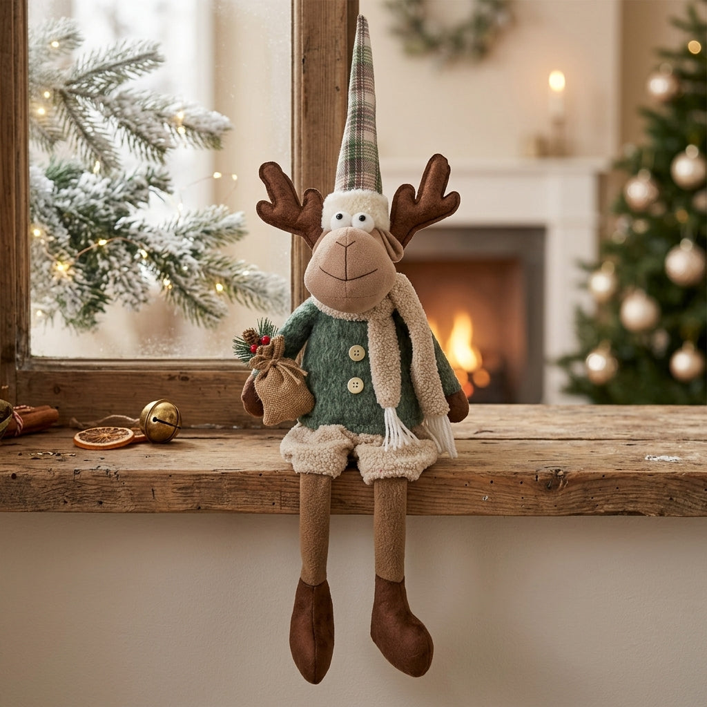 Weihnachtselch Kantenhocker 46cm(74cm) – Mit karierter Zipfelmütze, Teddyhose, Kuschelschal & Geschenkesack